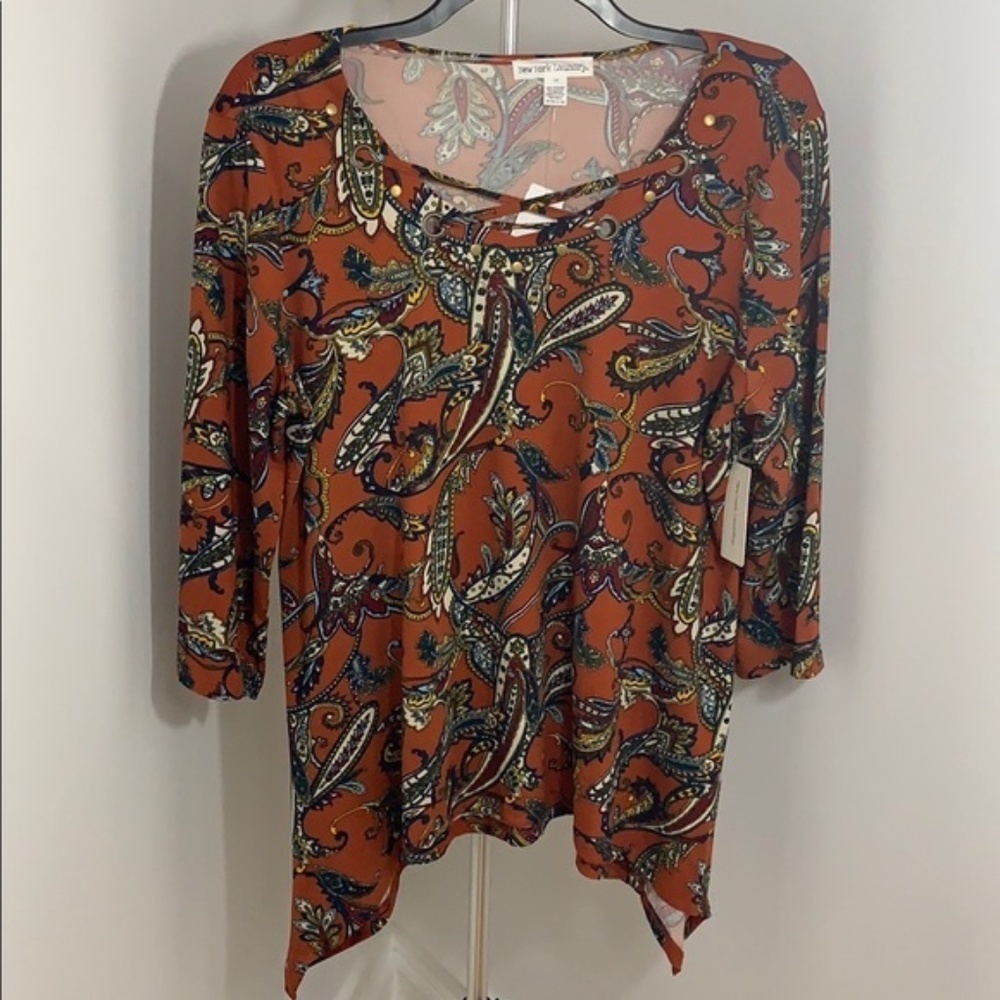 LAST ONE AVAILABLE - New Plus Size Women's Handkerchief Paisley Top Size 1X